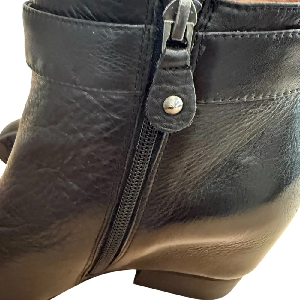 Kenneth Cole - Gentle Souls Black Ankle Booties Size 7.5 - Picture 6 of 8